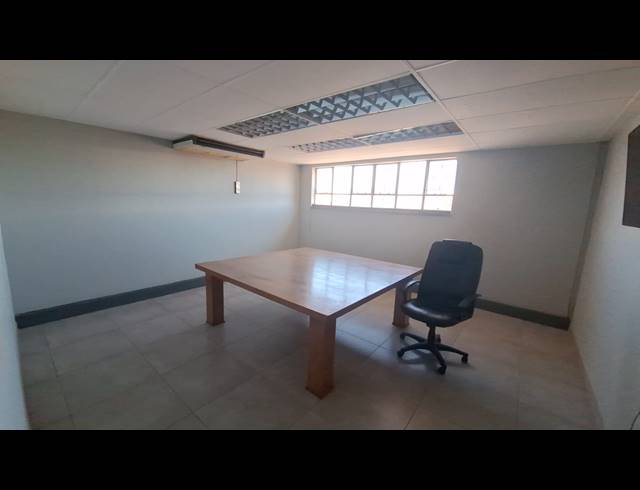 8,000M² WAREHOUSE FOR SALE IN WYNBERG